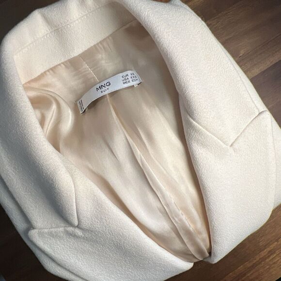 MNG Suit Cream Double Breasted Two Button Short Blazer Women’s Size XX Small - Picture 7 of 7
